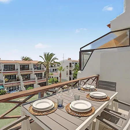With Beautiful Ocean View شقة